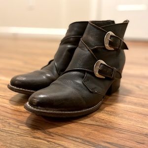 Free bird size 7 booties! Amazing condition!